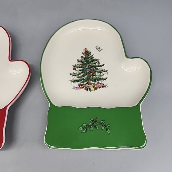 Spode Christmas Tree Mitten Dishes | Set of 2 Red and Green 7 Inch - Picture 4 of 6